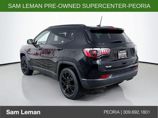 Diamond Black Crystal Pearlcoat 2022 Jeep Compass Latitude