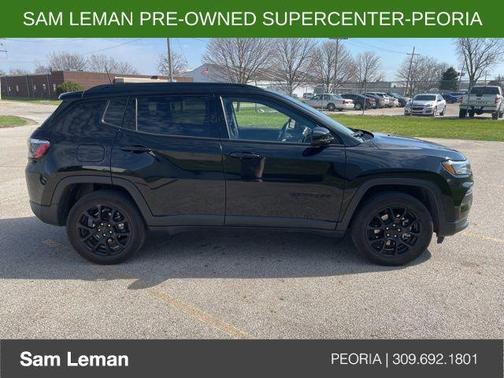 Diamond Black Crystal Pearlcoat 2022 Jeep Compass Latitude