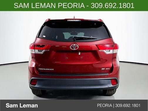 2017 Toyota Highlander SE