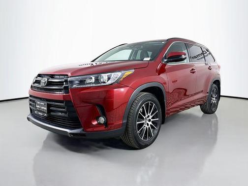 2017 Toyota Highlander SE