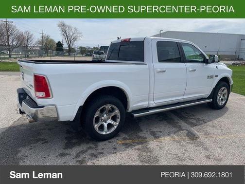 Bright White Clearcoat 2018 RAM 1500 Laramie