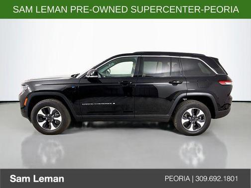Diamond Black Crystal Pearlcoat 2024 Jeep Grand Cherokee 4xe Base