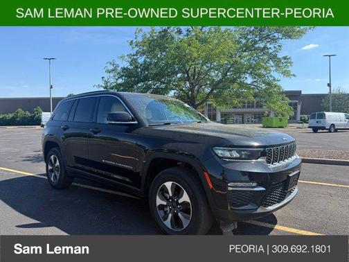 Diamond Black Crystal Pearlcoat 2024 Jeep Grand Cherokee 4xe Base