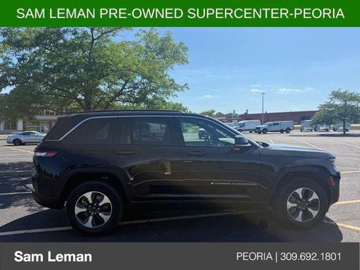 Diamond Black Crystal Pearlcoat 2024 Jeep Grand Cherokee 4xe Base