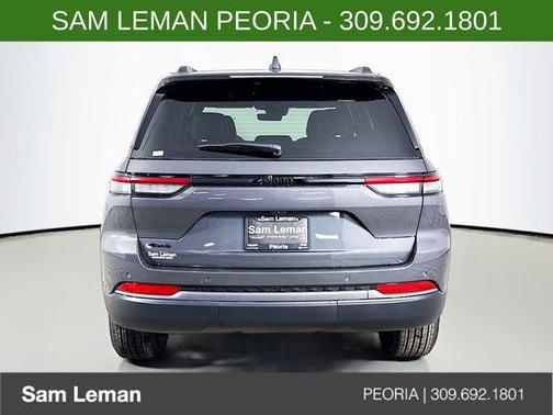 Baltic Gray Metallic Clearcoat 2026 Jeep Grand Cherokee Altitude