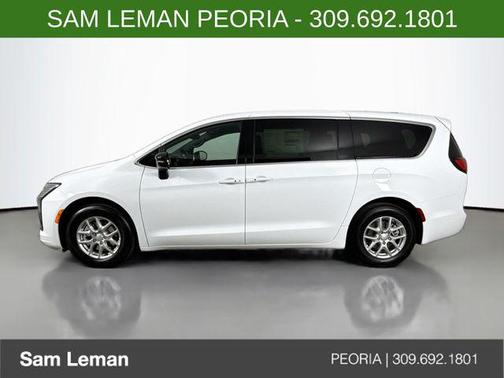 Bright White Clearcoat 2027 Chrysler Pacifica L