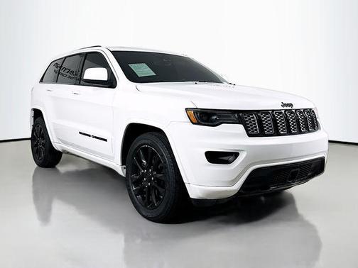2022 Jeep Grand Cherokee Laredo