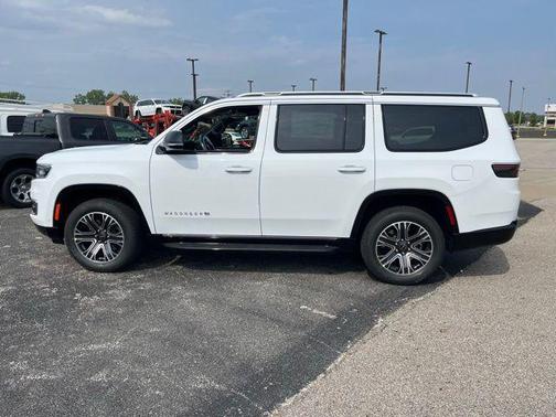 2025 Jeep Wagoneer Base