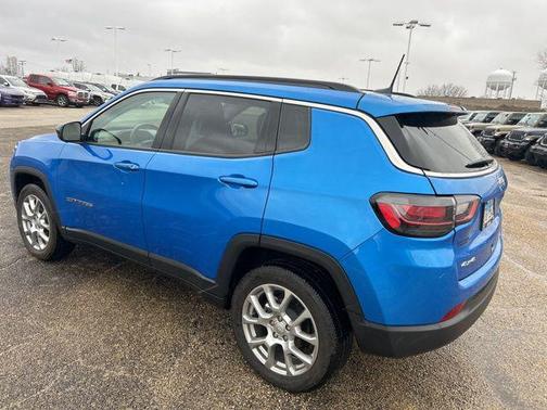 2022 Jeep Compass Latitude Lux