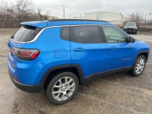 2022 Jeep Compass Latitude Lux
