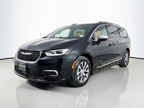 2025 Chrysler Pacifica L