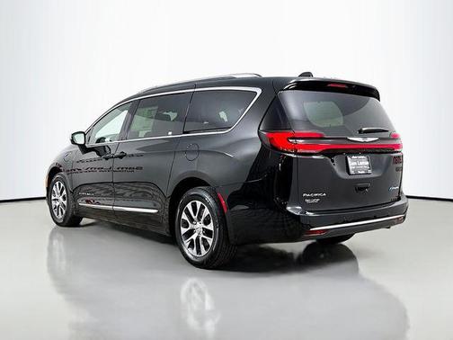 2025 Chrysler Pacifica L