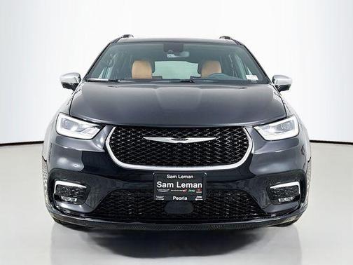 2025 Chrysler Pacifica L