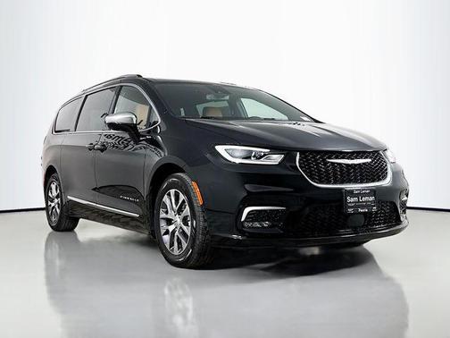 2025 Chrysler Pacifica L