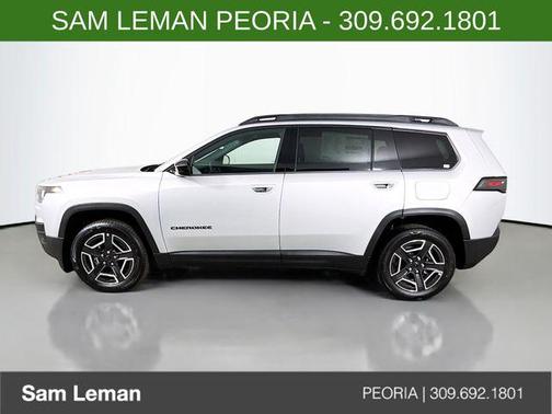 Silver Zynith Clearcoat 2026 Jeep Cherokee Laredo