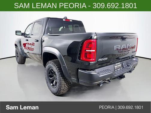 Diamond Black Crystal Pearlcoat 2026 RAM 1500 RHO