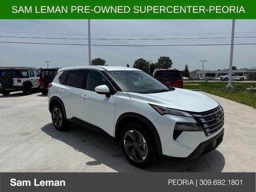 Everest White Pearl 2024 Nissan Rogue SV