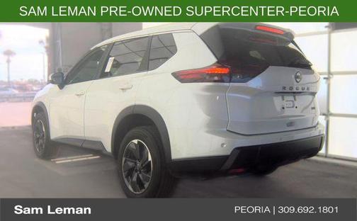 Everest White Pearl 2024 Nissan Rogue SV