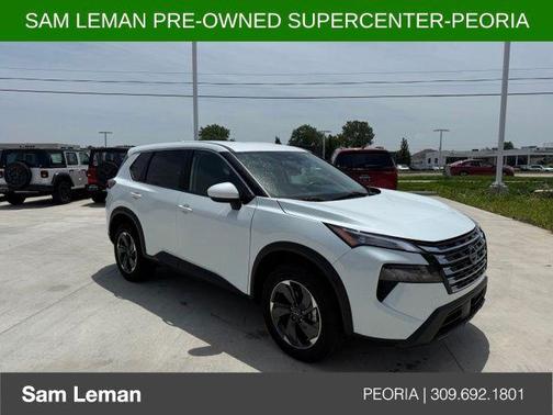 Everest White Pearl 2024 Nissan Rogue SV