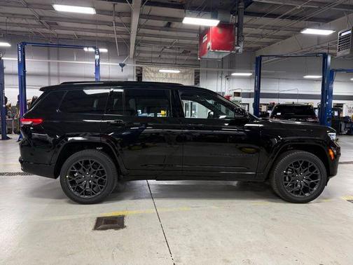 2025 Jeep Grand Cherokee L Summit