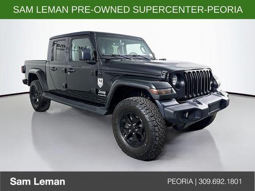 Black Clearcoat 2022 Jeep Gladiator Overland