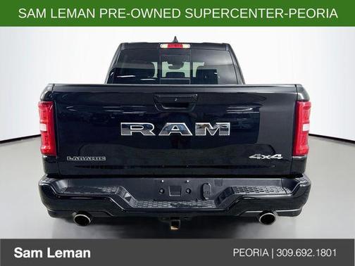 Diamond Black Crystal Pearlcoat 2025 RAM 1500 Laramie