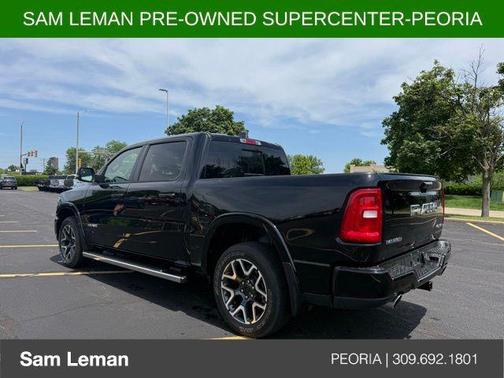 Diamond Black Crystal Pearlcoat 2025 RAM 1500 Laramie