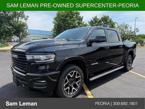 Diamond Black Crystal Pearlcoat 2025 RAM 1500 Laramie