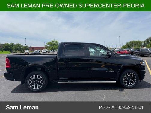 Diamond Black Crystal Pearlcoat 2025 RAM 1500 Laramie