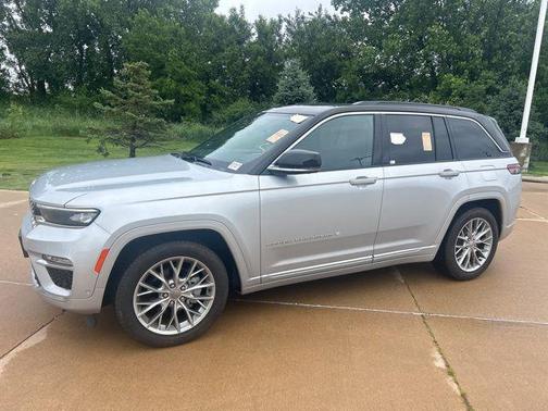 2024 Jeep Grand Cherokee Summit