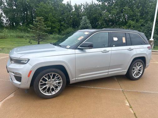 2024 Jeep Grand Cherokee Summit