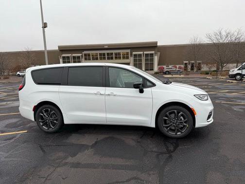 2026 Chrysler Pacifica Limited