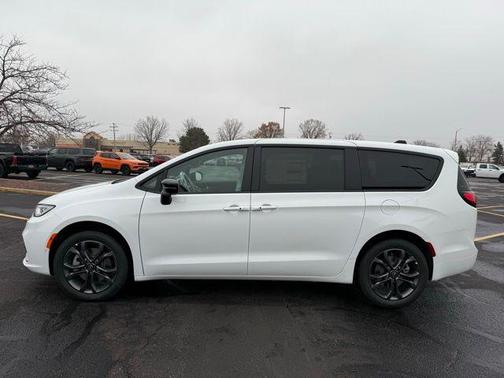 2026 Chrysler Pacifica Limited