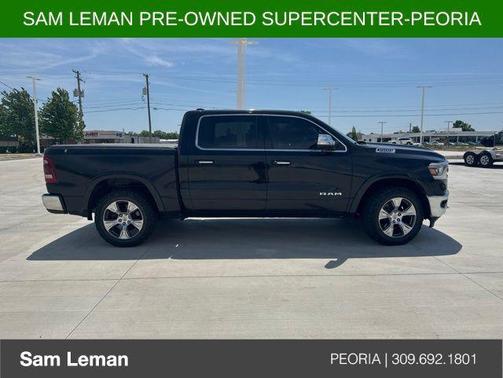 Diamond Black Crystal Pearlcoat 2020 RAM 1500 Laramie