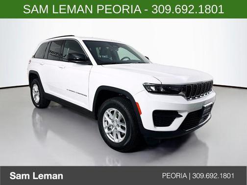Bright White Clearcoat 2026 Jeep Grand Cherokee Altitude