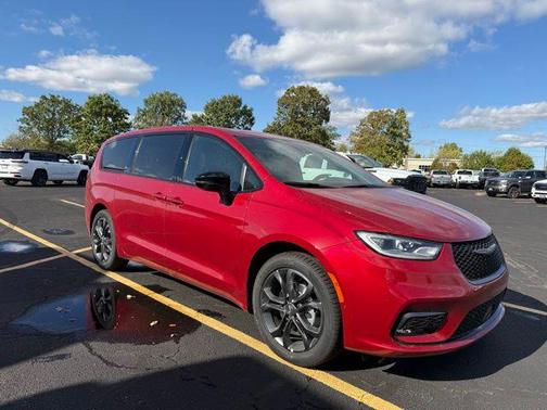 2026 Chrysler Pacifica L