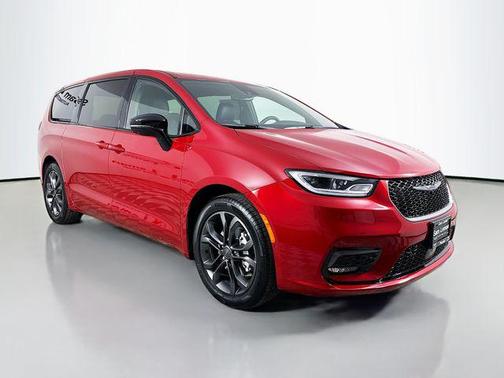 2026 Chrysler Pacifica L