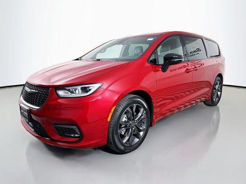 2026 Chrysler Pacifica L