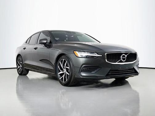 2019 Volvo S60 T6 Momentum