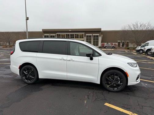 2026 Chrysler Pacifica Limited