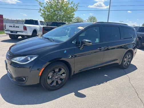 2019 Chrysler Pacifica Hybrid Limited