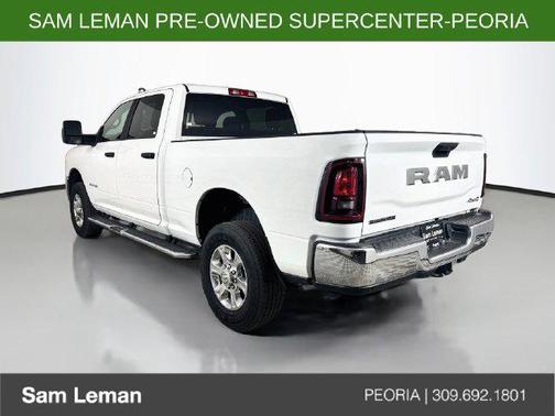 Bright White Clearcoat 2026 RAM 2500 Big Horn Crew Cab 4x4 6'4' Box