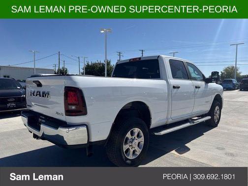 Bright White Clearcoat 2026 RAM 2500 Big Horn Crew Cab 4x4 6'4' Box