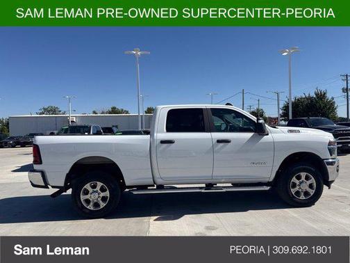 Bright White Clearcoat 2026 RAM 2500 Big Horn Crew Cab 4x4 6'4' Box
