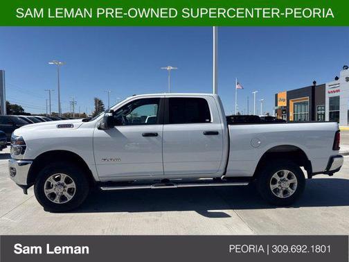 Bright White Clearcoat 2026 RAM 2500 Big Horn Crew Cab 4x4 6'4' Box