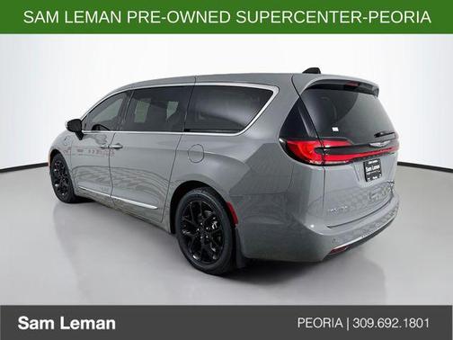Ceramic Gray Clearcoat 2023 Chrysler Pacifica Hybrid Limited