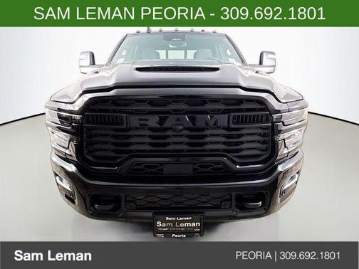 Diamond Black Crystal Pearlcoat 2026 RAM 2500 Tradesman