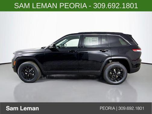 Diamond Black Crystal Pearlcoat 2026 Jeep Grand Cherokee Altitude