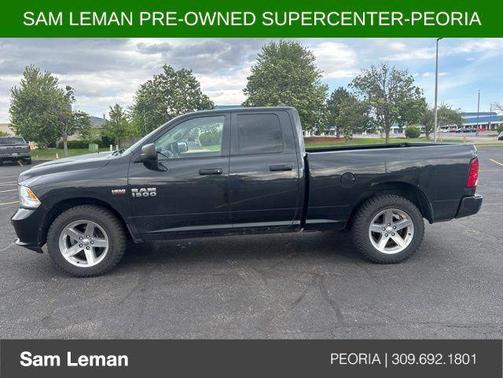 Brilliant Black Crystal Pearlcoat 2017 RAM 1500 Express