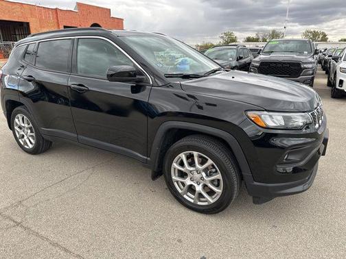 2024 Jeep Compass Latitude Lux